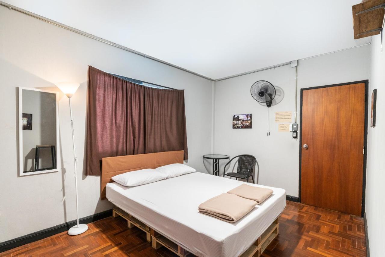 Oyo 677 Le Loftel Hostel Τσιάνγκ Μάι Εξωτερικό φωτογραφία