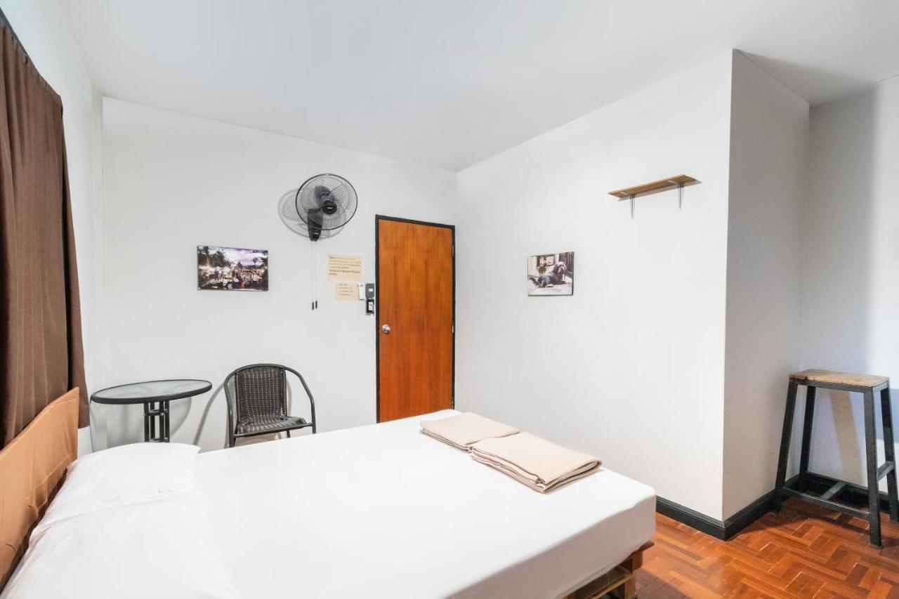 Oyo 677 Le Loftel Hostel Τσιάνγκ Μάι Εξωτερικό φωτογραφία